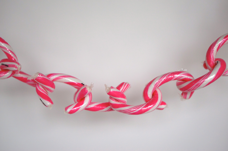 Linky Doodles Candy Chain Display | Sweeterville.com