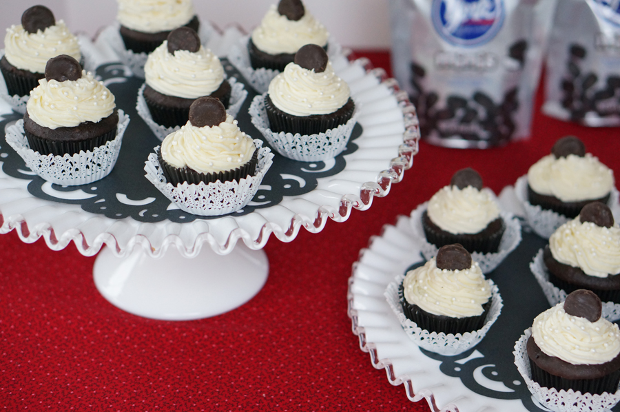 Stanley Cup Cakes topped with new Mini York Peppermint Patties | Sweeterville.com